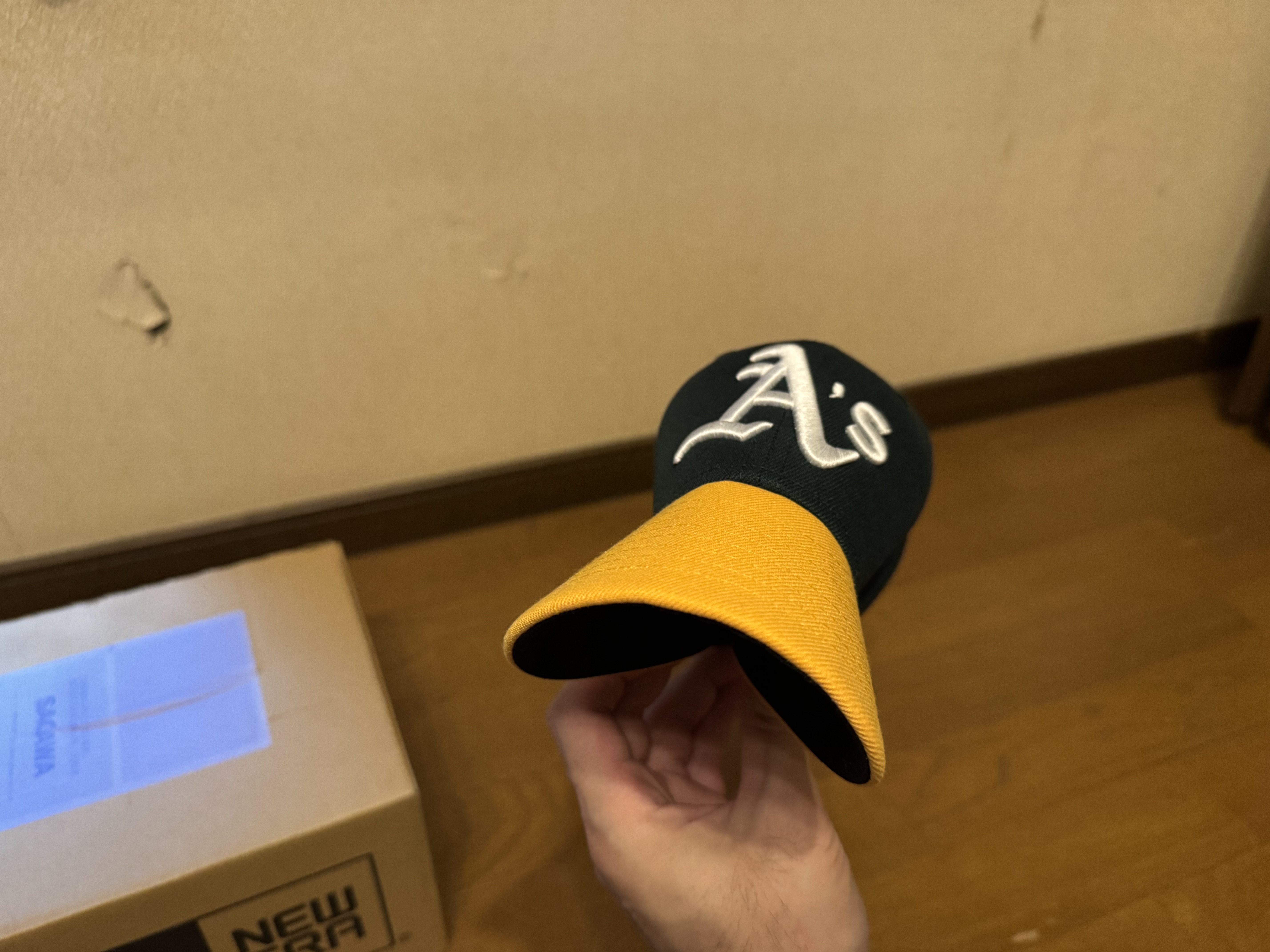 NEW ERA 59FIFTYキャップ ツバを大胆に曲げてカーブを付けるカスタム例