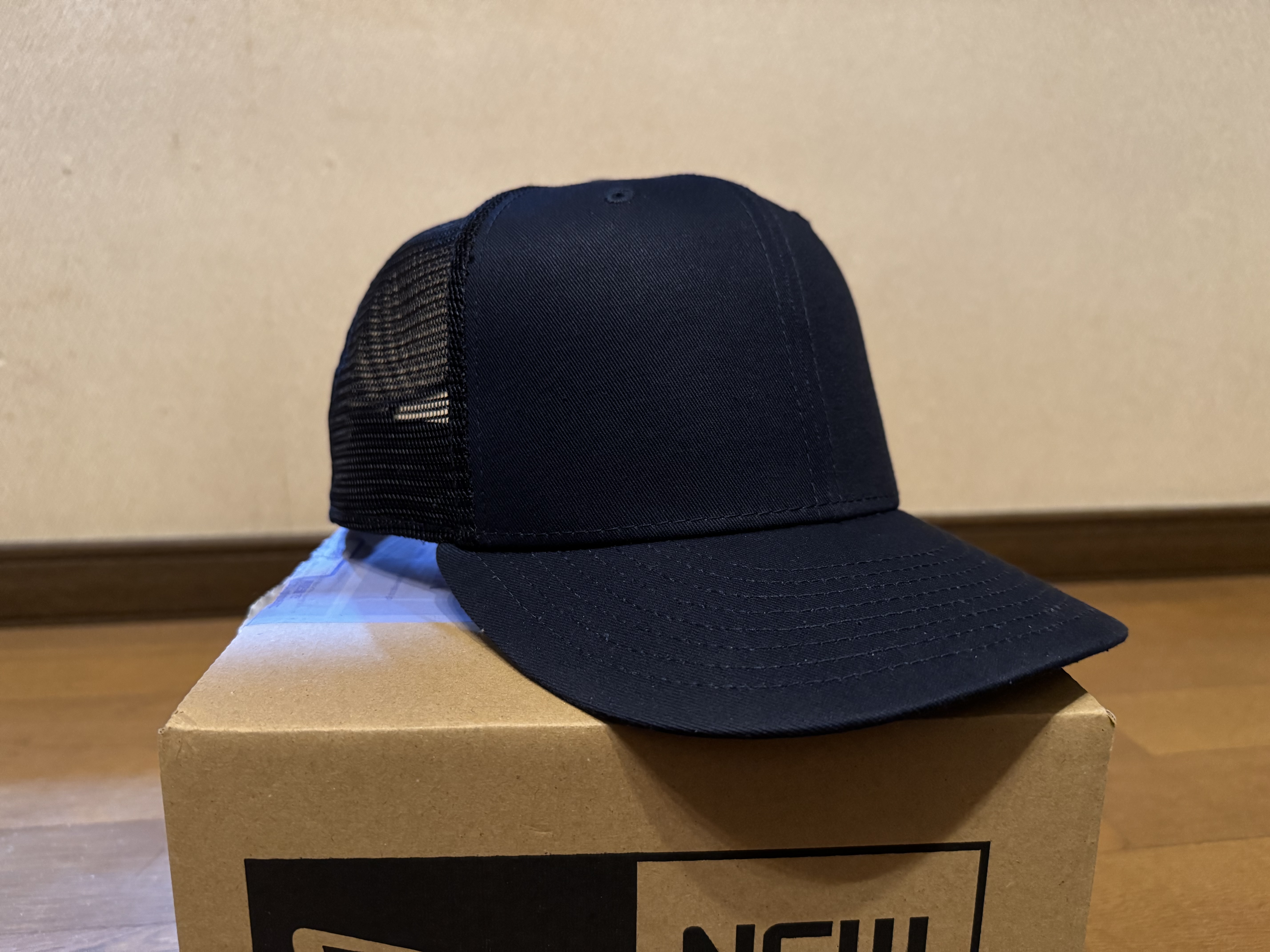 NEW ERA 9FIFTYキャップ フロントビュー 59FIFTYと同サイズでアジャスター付き