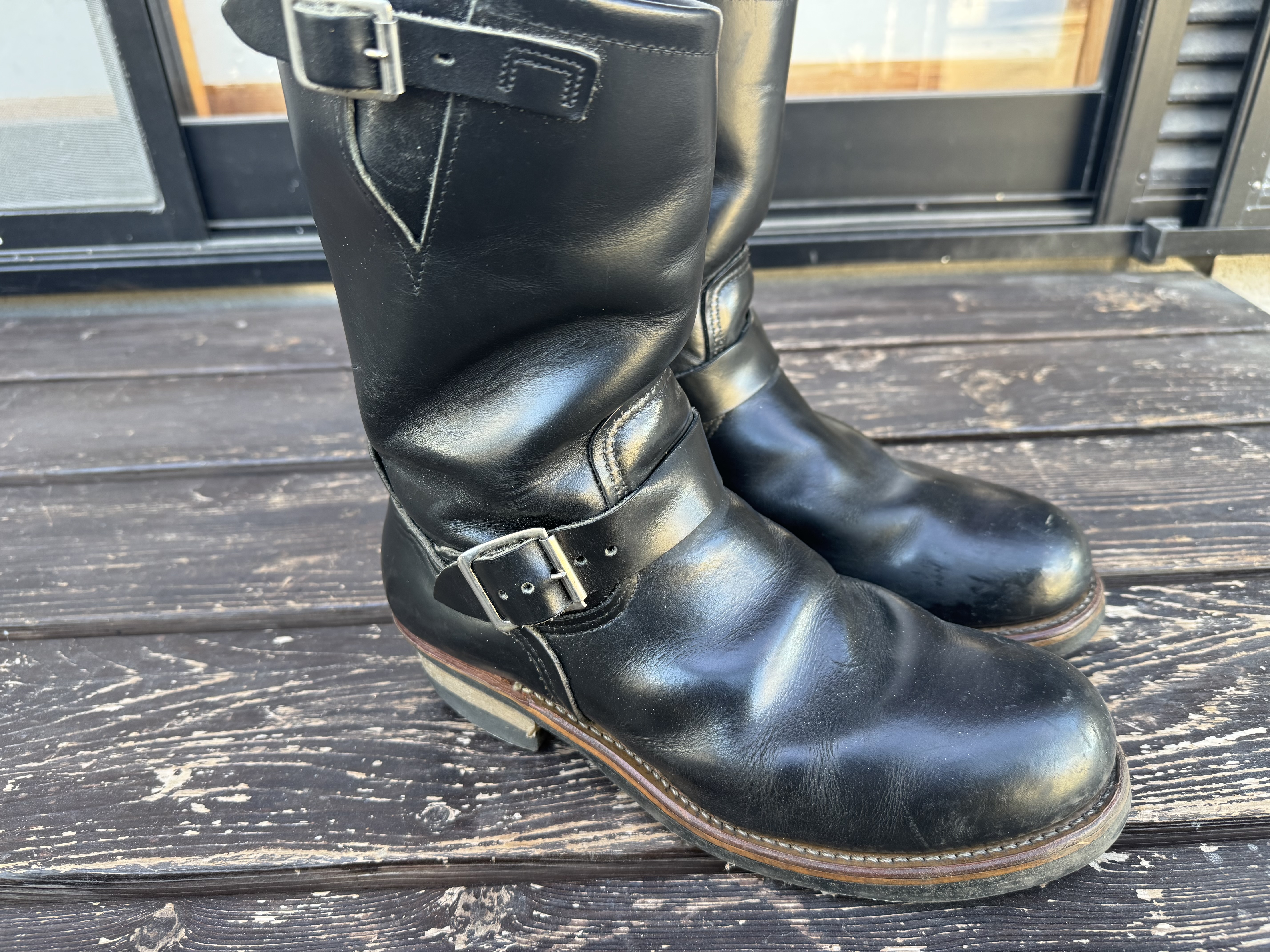 チョッパー乗りのスタイルに最適な、履き込まれたレッドウィング PT91 エンジニアブーツ