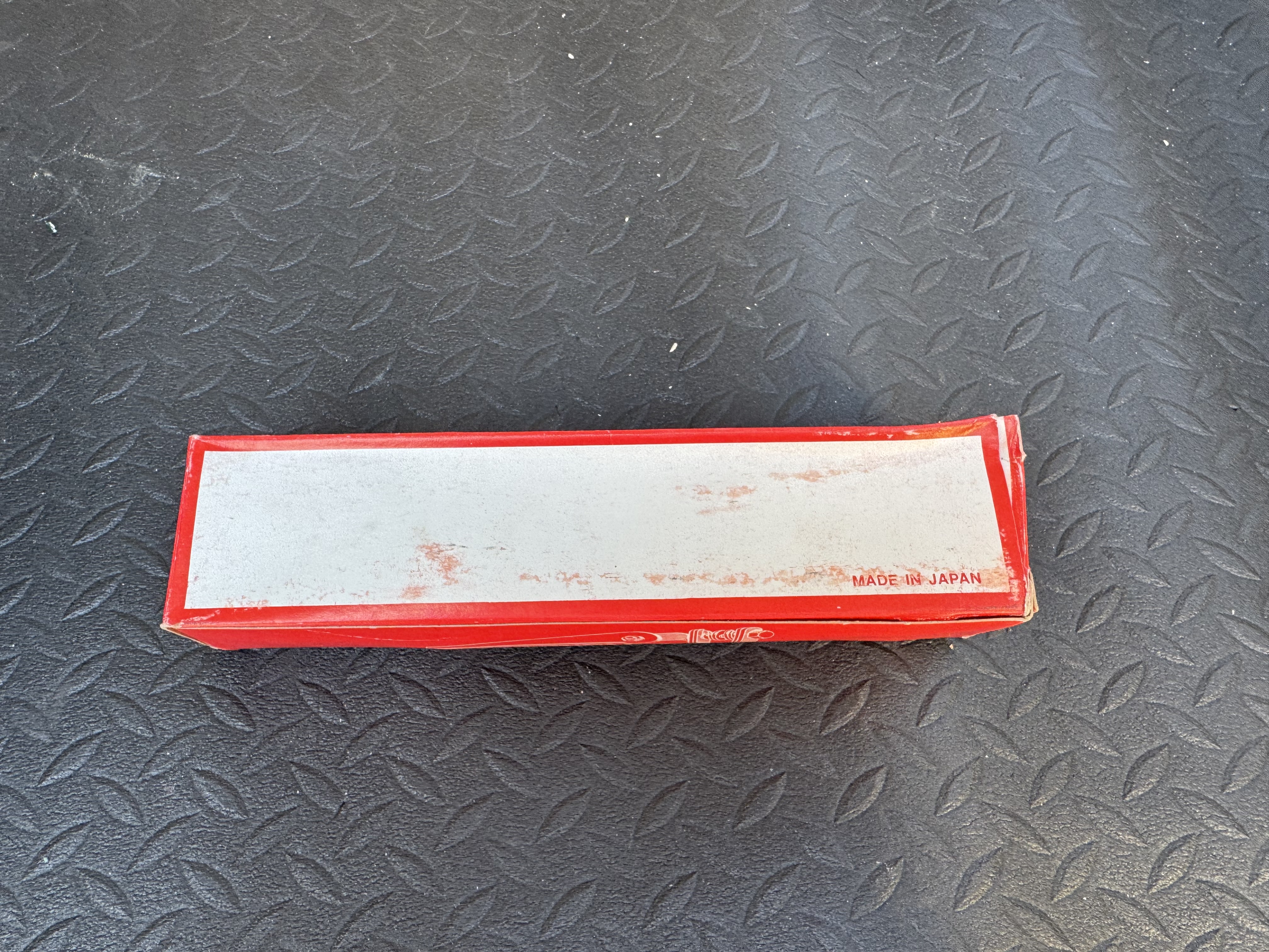 DIXIE製ステップの外箱に印字されたMADE IN JAPANの文字