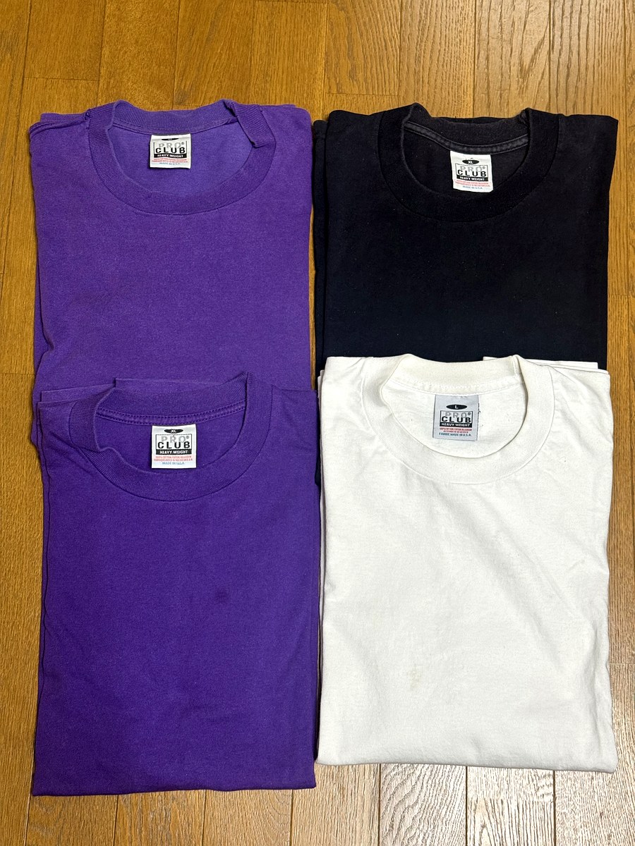 PRO CLUB ヘビーウェイトTシャツの10年使用品（白・黒）と24年使用品（紫×2）を並べた経年色比較