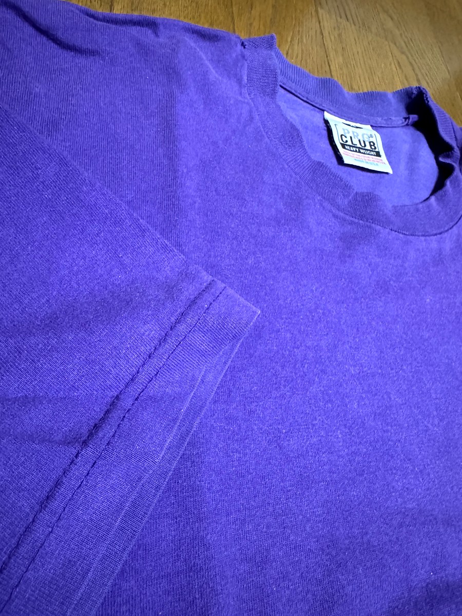 PRO CLUB ヘビーウェイトTシャツ 24年使用品の生地織り目をマクロ撮影した経年変化