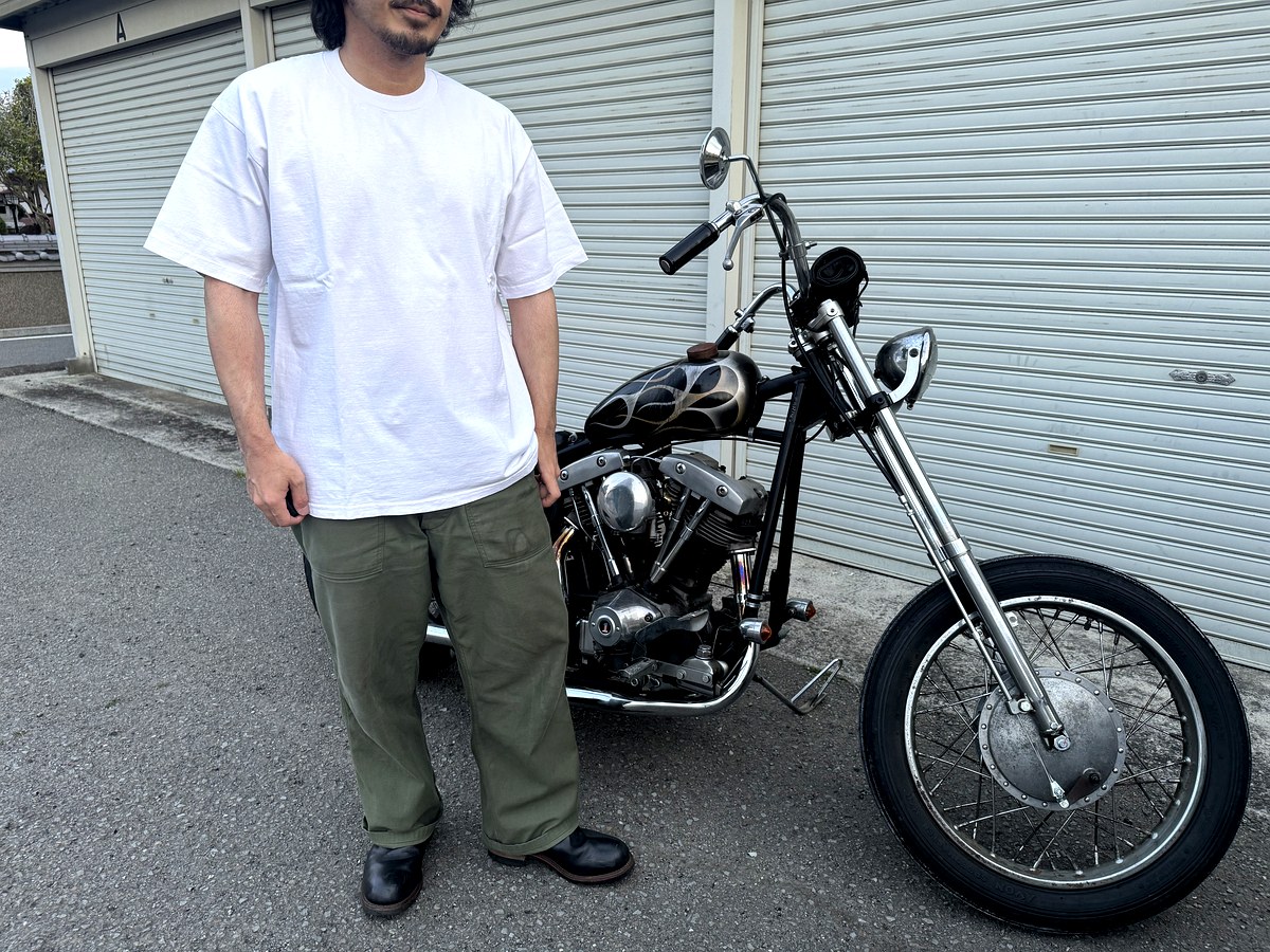 PRO CLUB ヘビーウェイト白半袖×ベイカーパンツ×エンジニアブーツのチョッパー乗りコーデ