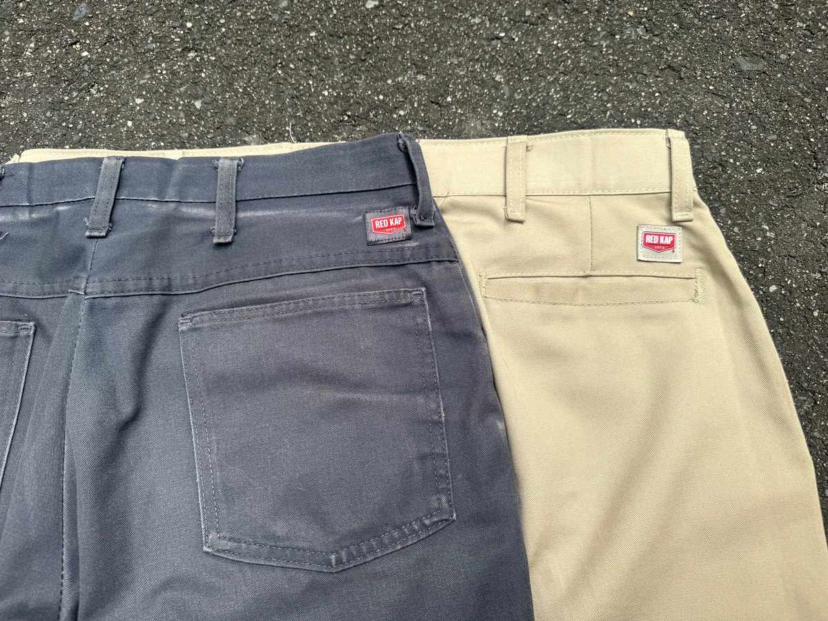 Red Kap PT20とPT50の生地・バックポケット・RED KAP織りネームの接写比較