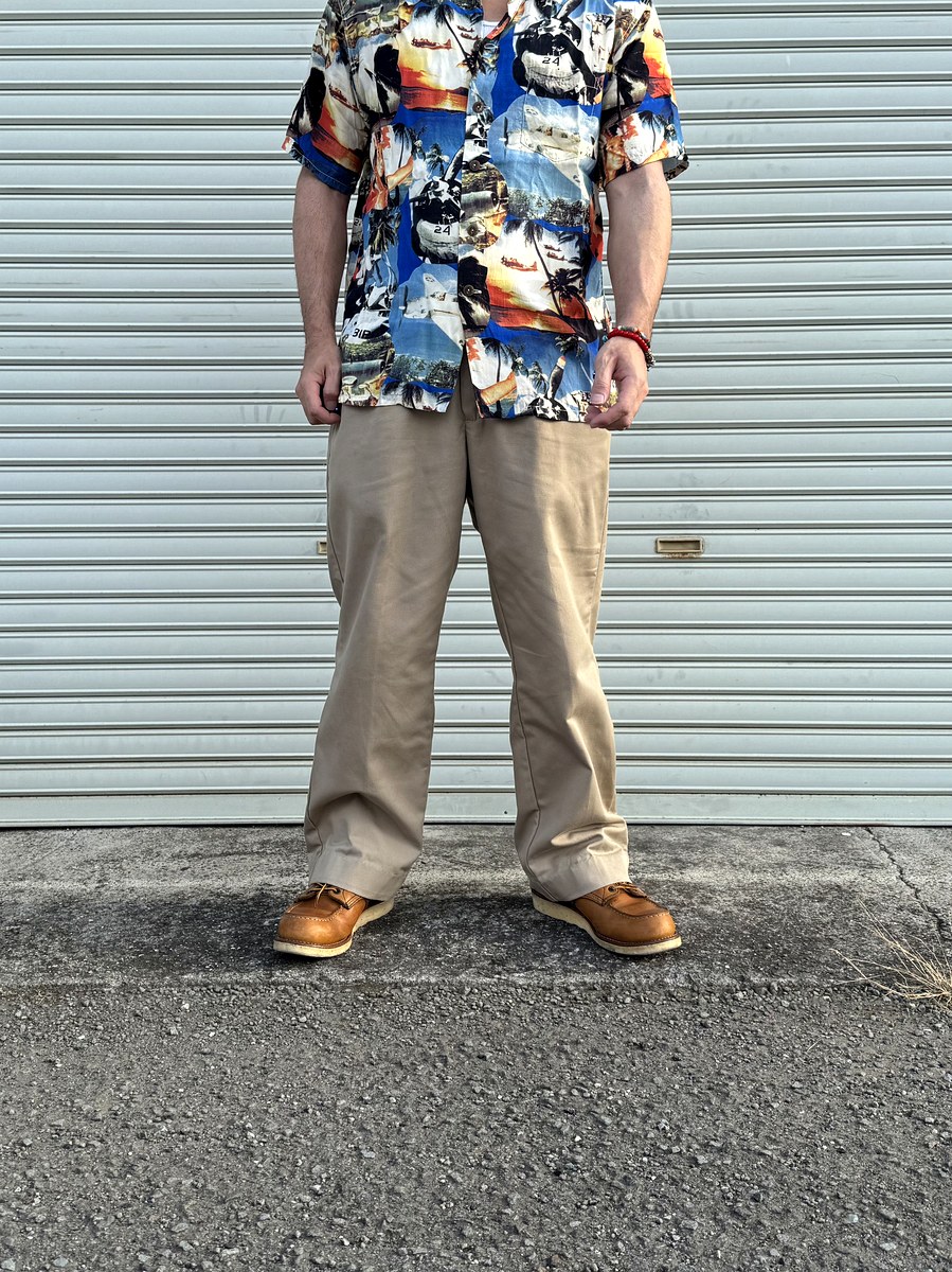 ワークパンツにレッドウィング875を合わせた足元 正面