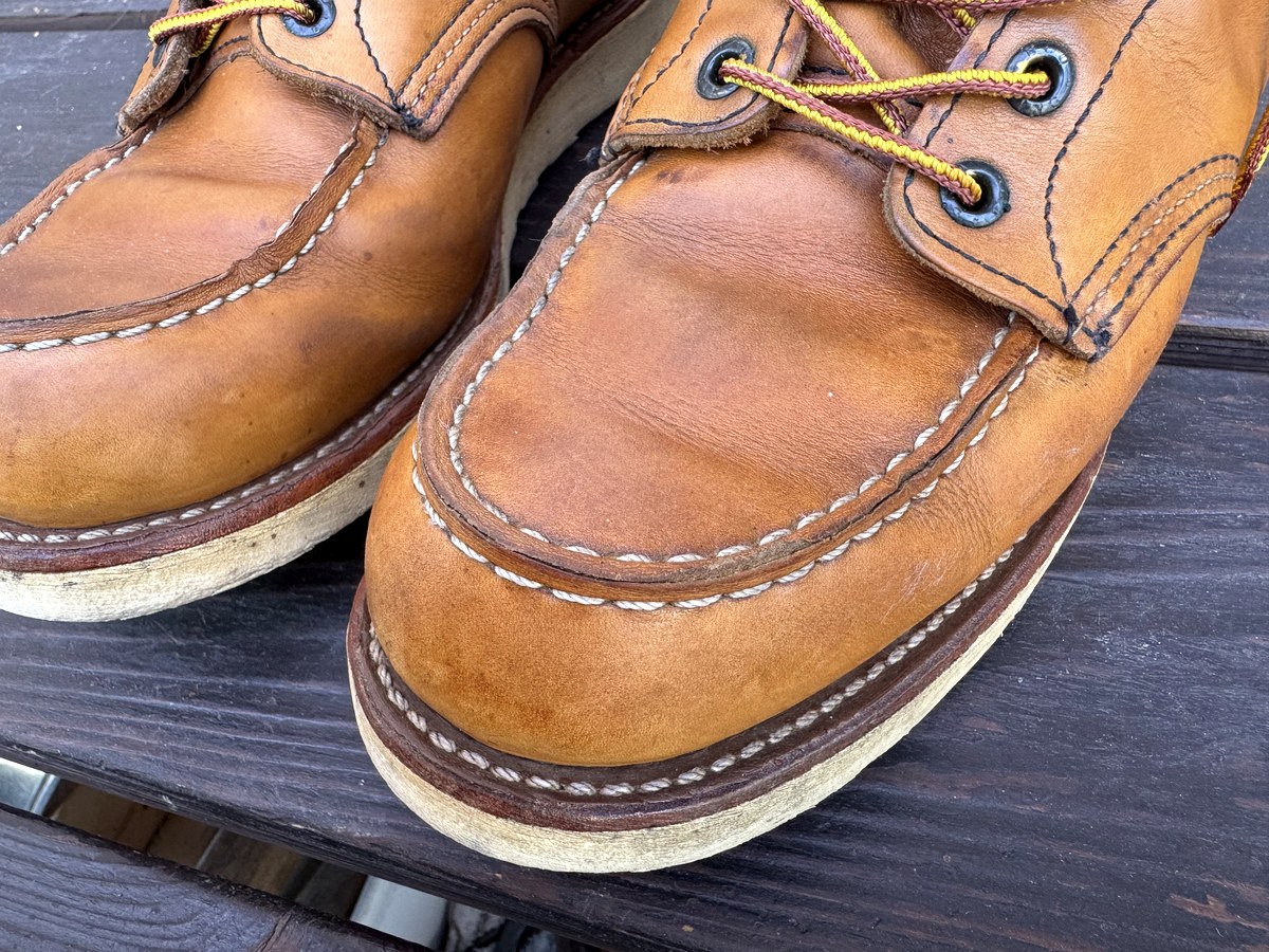 レッドウィング875のモックトゥのステッチ接写