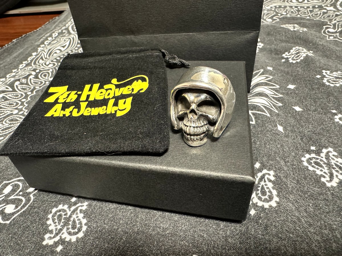 7th Heaven Art Jewelryのヘルメットを被ったスカルのシルバーリング