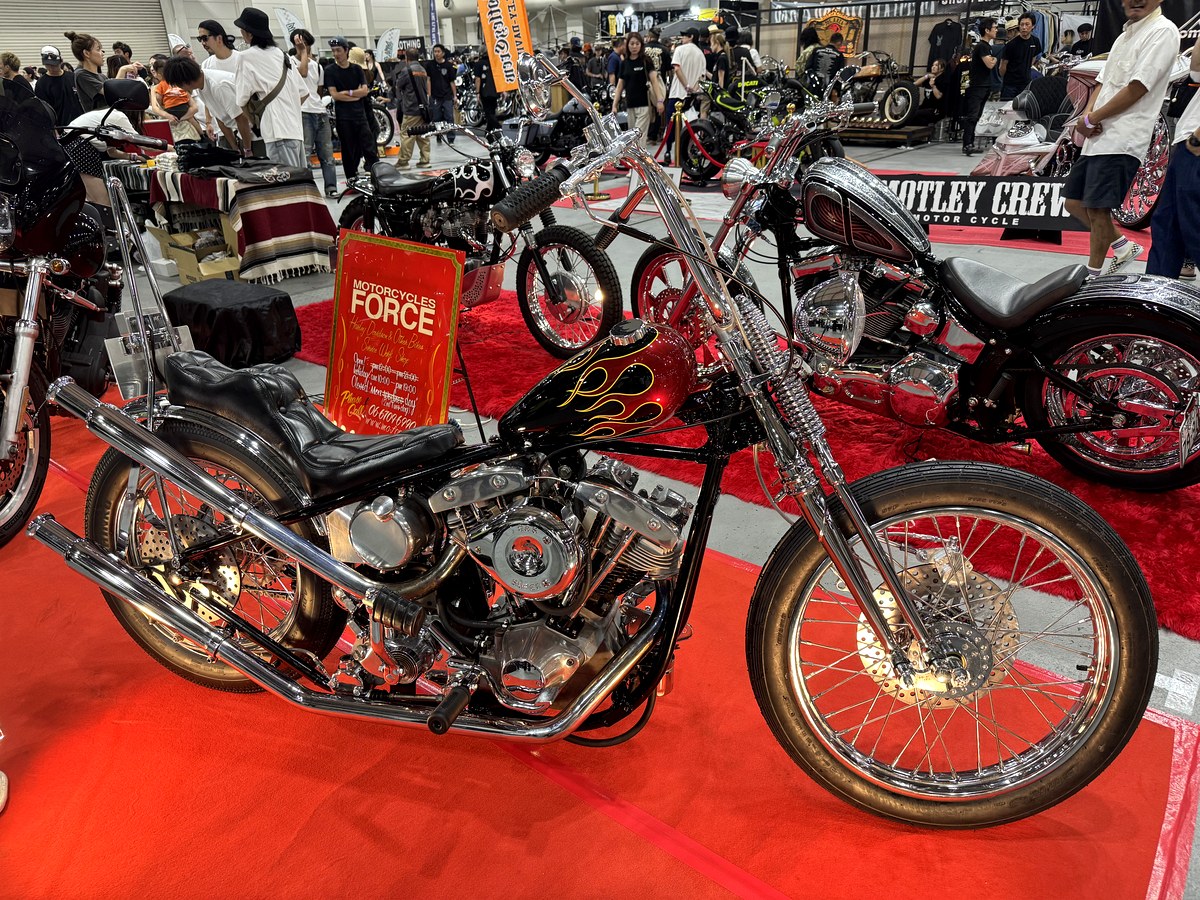 MOTERCYCLES FORCEのキャンディレッドのチョッパー