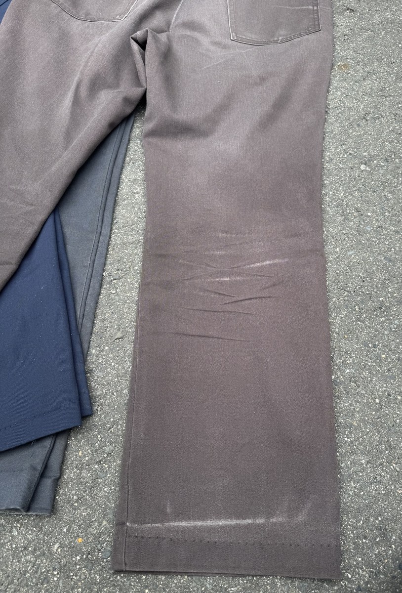 レッドキャップPT50の膝裏部分に現れた蜂の巣状のエイジングとロールアップ跡